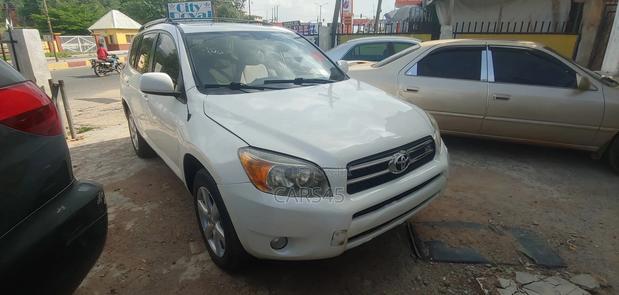Toyota RAV4 2008 White