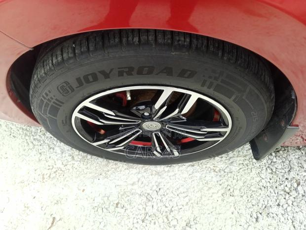 Toyota Corolla LE 4dr Sedan (1.8L 4cyl CVT) 2014 Red