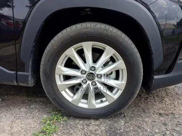 Toyota Corolla Cross XLE 2025 Black