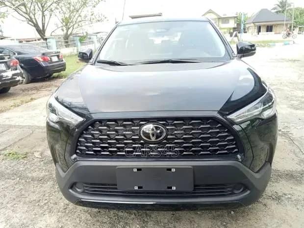 Toyota Corolla Cross XLE 2025 Black