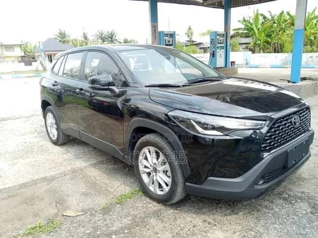 Toyota Corolla Cross XLE 2025 Black