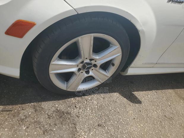 Mercedes-Benz C300 Sport 4Matic Sedan AWD (3.0L 6cyl 7A) 2011 White