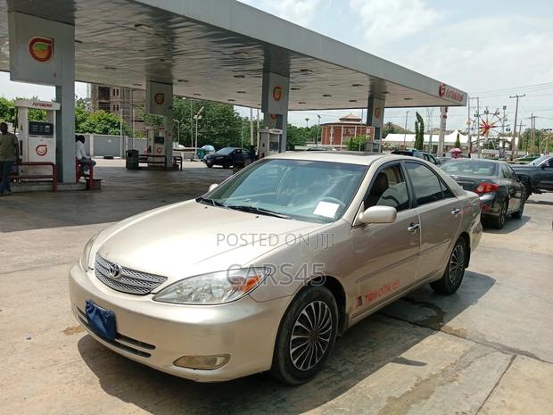 Toyota Camry 2003 Gold