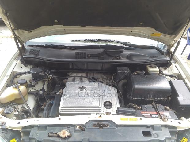 Lexus RX 300 4WD 2001 White