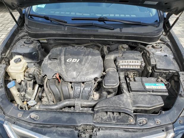 Hyundai Sonata 2011 Blue