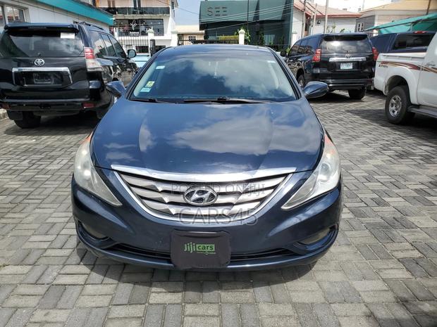 Hyundai Sonata 2011 Blue