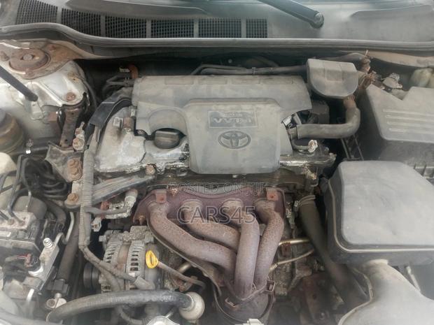Toyota Camry 2011 Silver