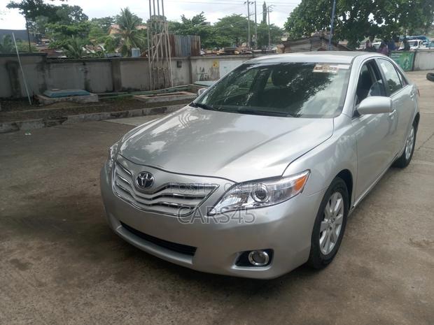 Toyota Camry 2011 Silver