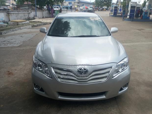 Toyota Camry 2011 Silver
