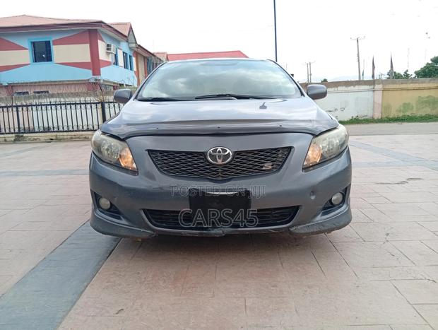 Toyota Corolla 2010 Gray