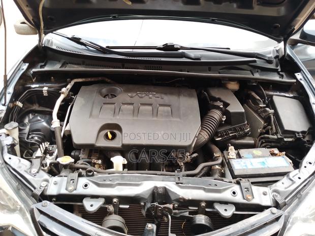 Toyota Corolla LE 4dr Sedan (1.8L 4cyl CVT) 2015 Gray