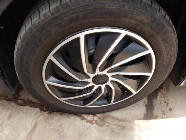 Toyota Corolla LE 4dr Sedan (1.8L 4cyl CVT) 2015 Gray