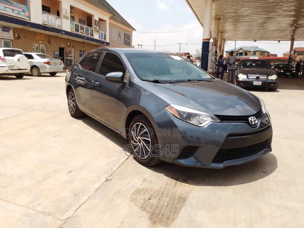 Toyota Corolla LE 4dr Sedan (1.8L 4cyl CVT) 2015 Gray
