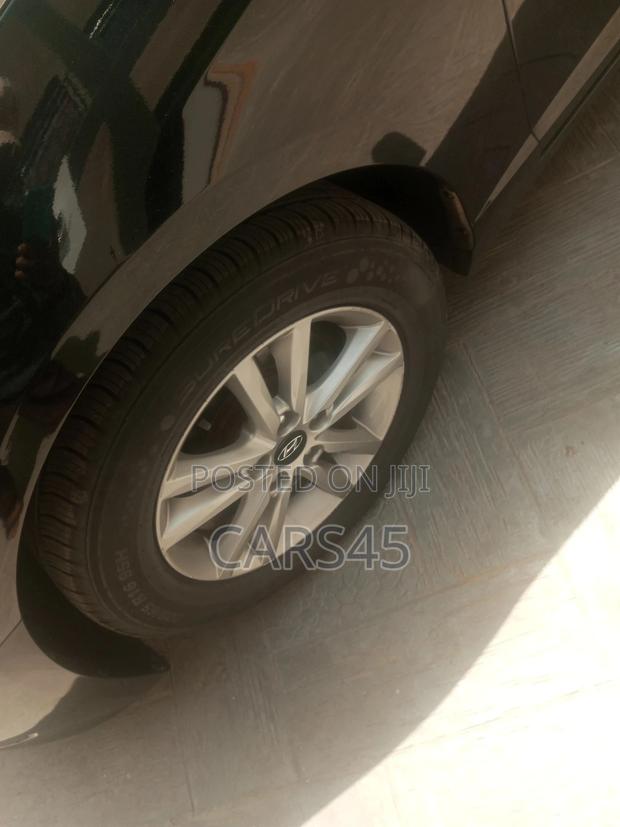 Hyundai Sonata Base Sedan FWD (2.4L 4cyl 6A) 2017 Black