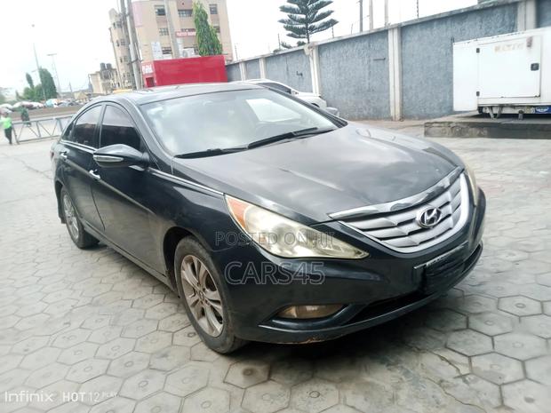 Hyundai Sonata 2011 Gray