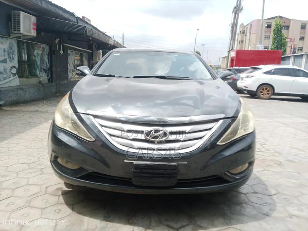 Hyundai Sonata 2011 Gray