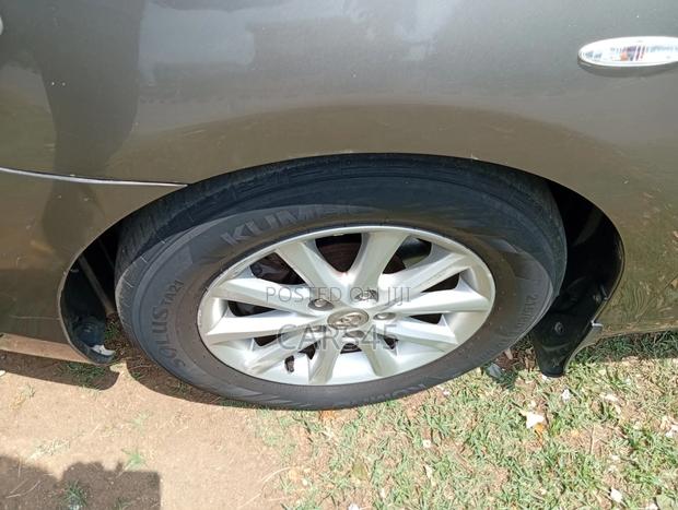 Toyota Camry 2011 Gray