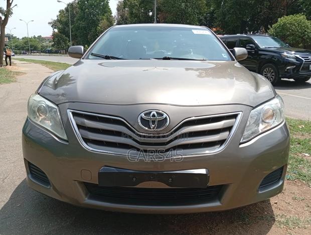Toyota Camry 2011 Gray
