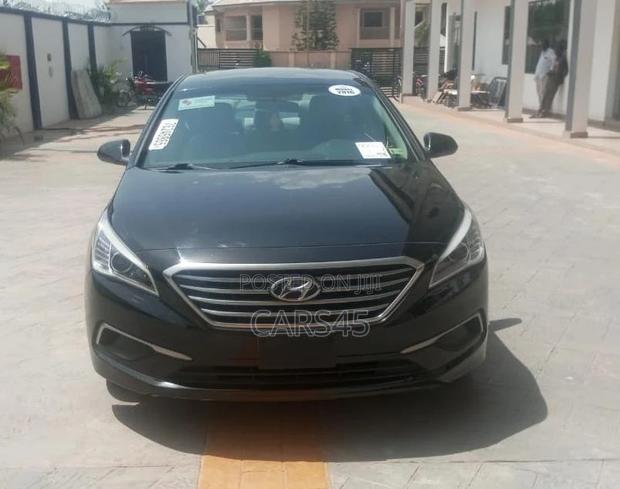 Hyundai Sonata Base Sedan FWD (2.4L 4cyl 6A) 2017 Black