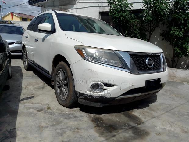 Nissan Pathfinder 2014 White