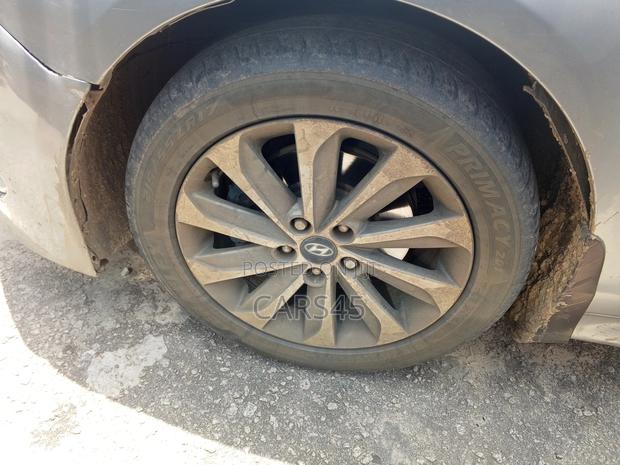 Hyundai Sonata Limited 4dr Sedan (2.4L 4cyl 6A) 2015 Gray