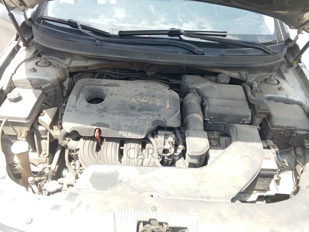 Hyundai Sonata Limited 4dr Sedan (2.4L 4cyl 6A) 2015 Gray
