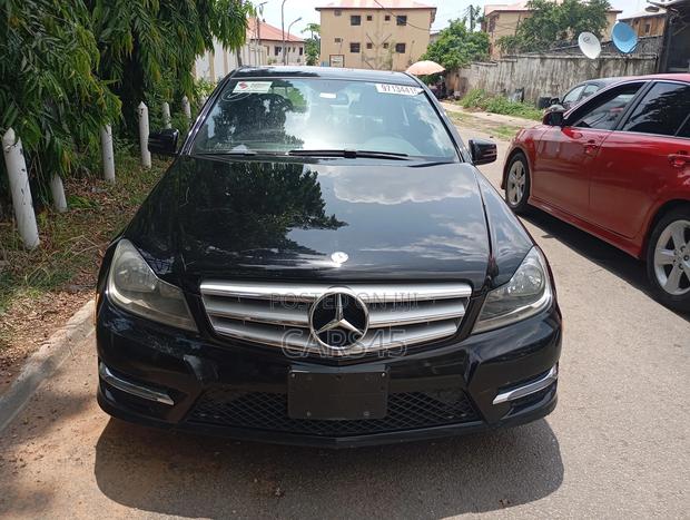 Mercedes-Benz C300 2013 Black