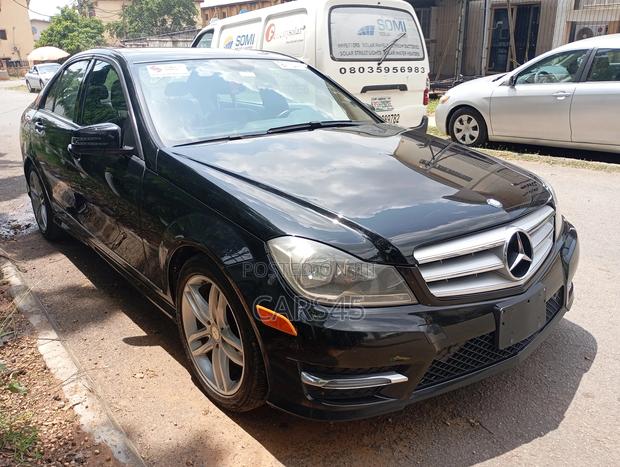Mercedes-Benz C300 2013 Black