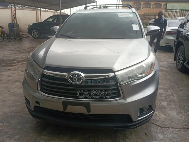 Toyota Highlander 2016 Gray