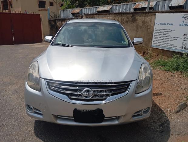 Nissan Altima 2012 Silver