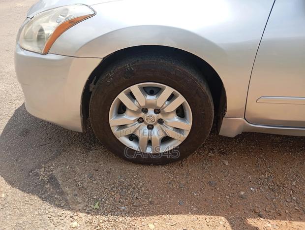 Nissan Altima 2012 Silver