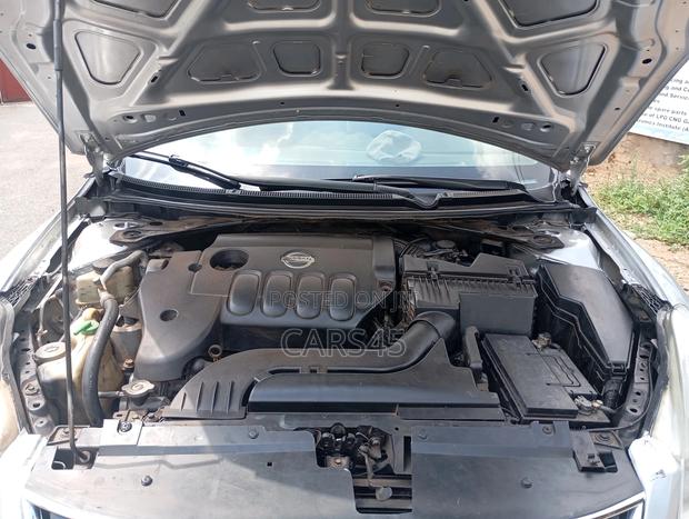 Nissan Altima 2012 Silver