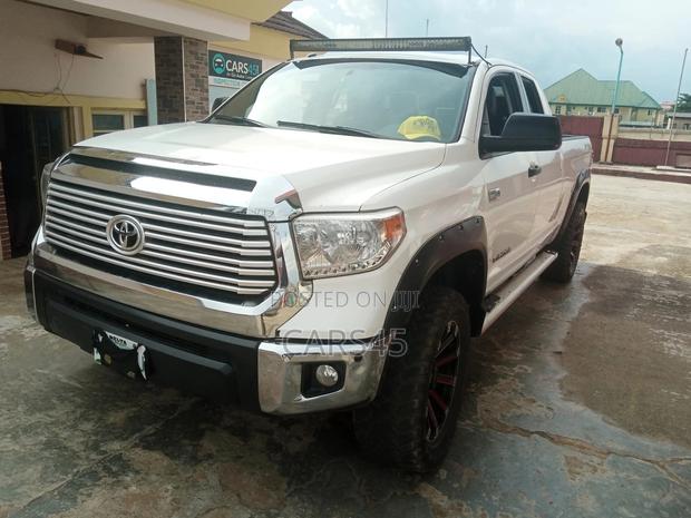 Toyota Tundra 2017 White
