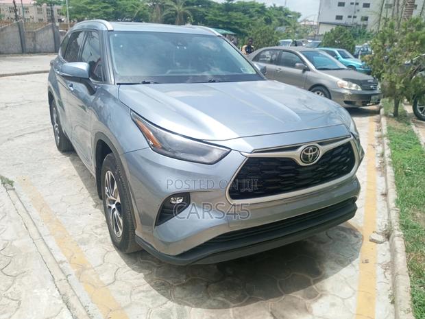 Toyota Highlander 2024 Gray