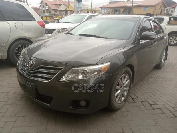 Toyota Camry 2010 Gray