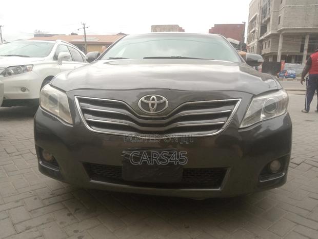 Toyota Camry 2010 Gray