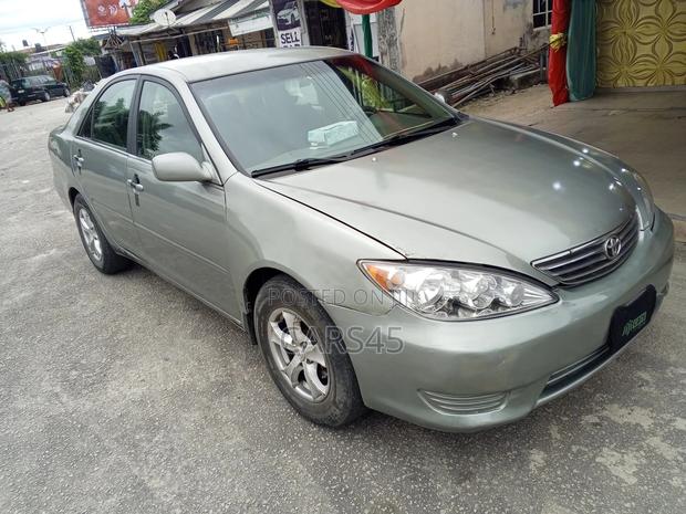 Toyota Camry XLE 4dr Sedan (2.4L 4cyl 5A) 2005 Green