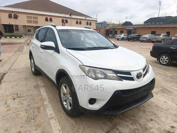 Toyota RAV4 2015 White