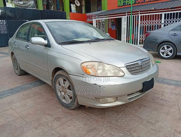 Toyota Corolla 2004 Silver