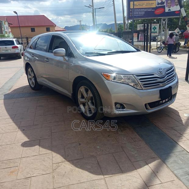 Toyota Venza 2009 Silver