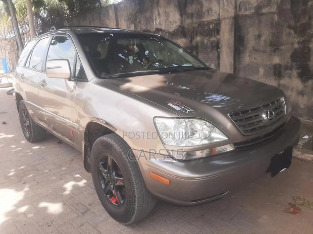 Lexus RX 2001 Gold