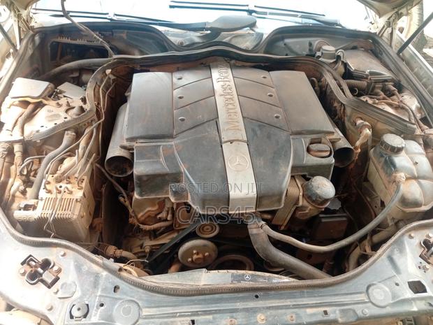 Mercedes-Benz E320 2003 Gold