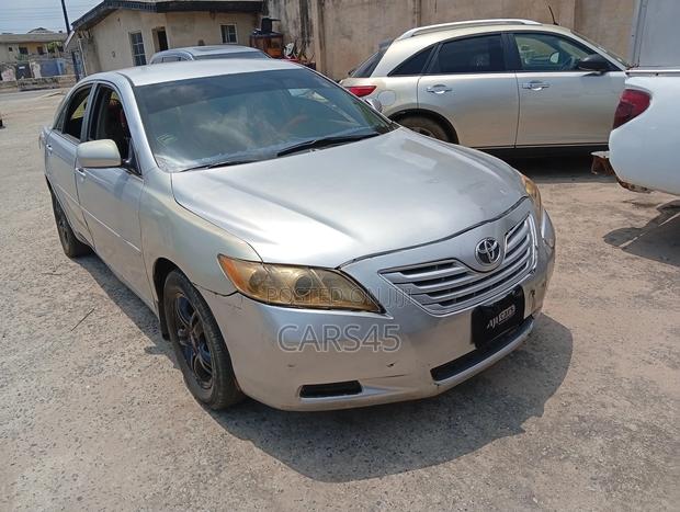 Toyota Camry LE 4dr Sedan (2.4L 4cyl 5A) 2007 Silver