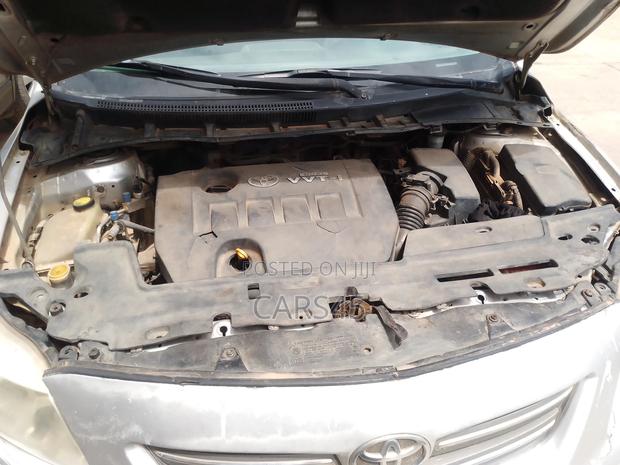 Toyota Corolla 2010 Silver