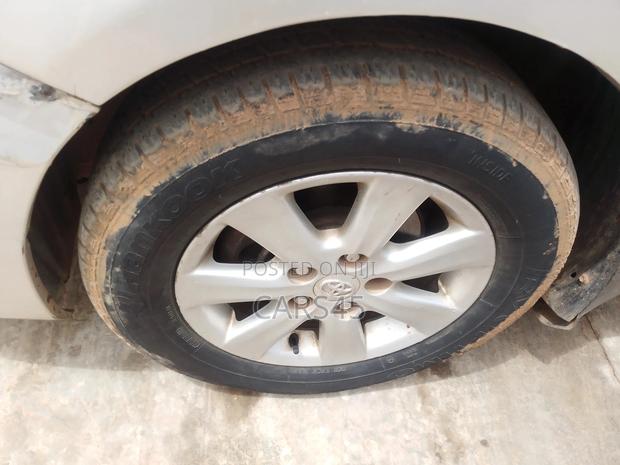 Toyota Corolla 2010 Silver