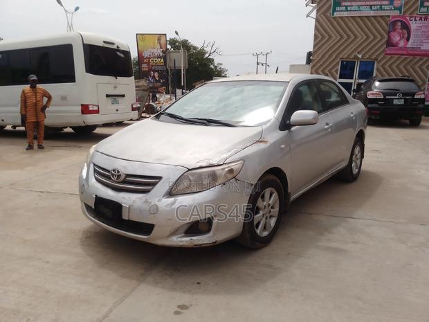 Toyota Corolla 2010 Silver