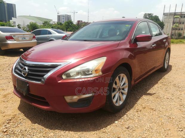 Nissan Altima 2013 Red