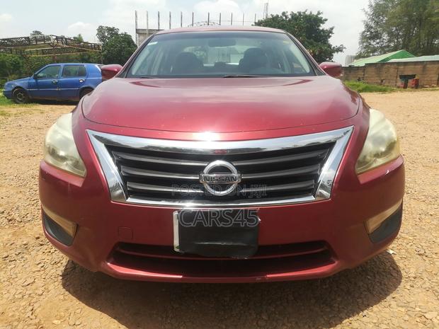 Nissan Altima 2013 Red