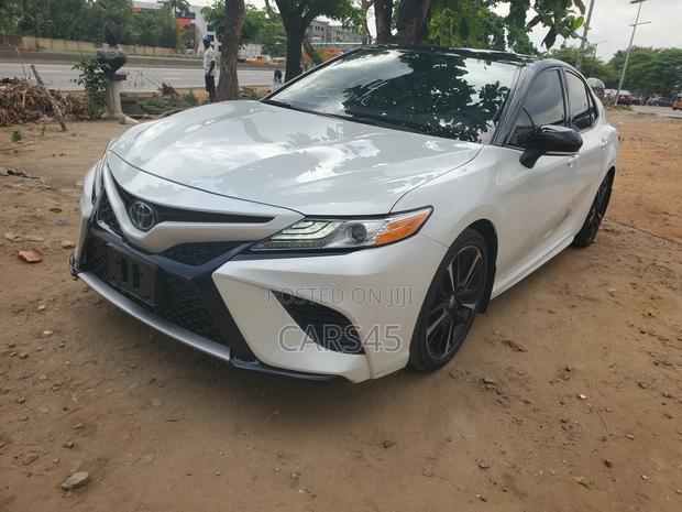 Toyota Camry XSE FWD 2020 White
