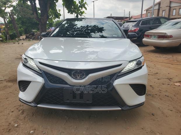 Toyota Camry XSE FWD 2020 White